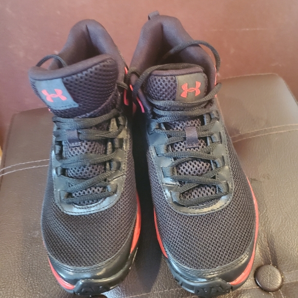 Under Armour sneakers - Picture 3 of 5